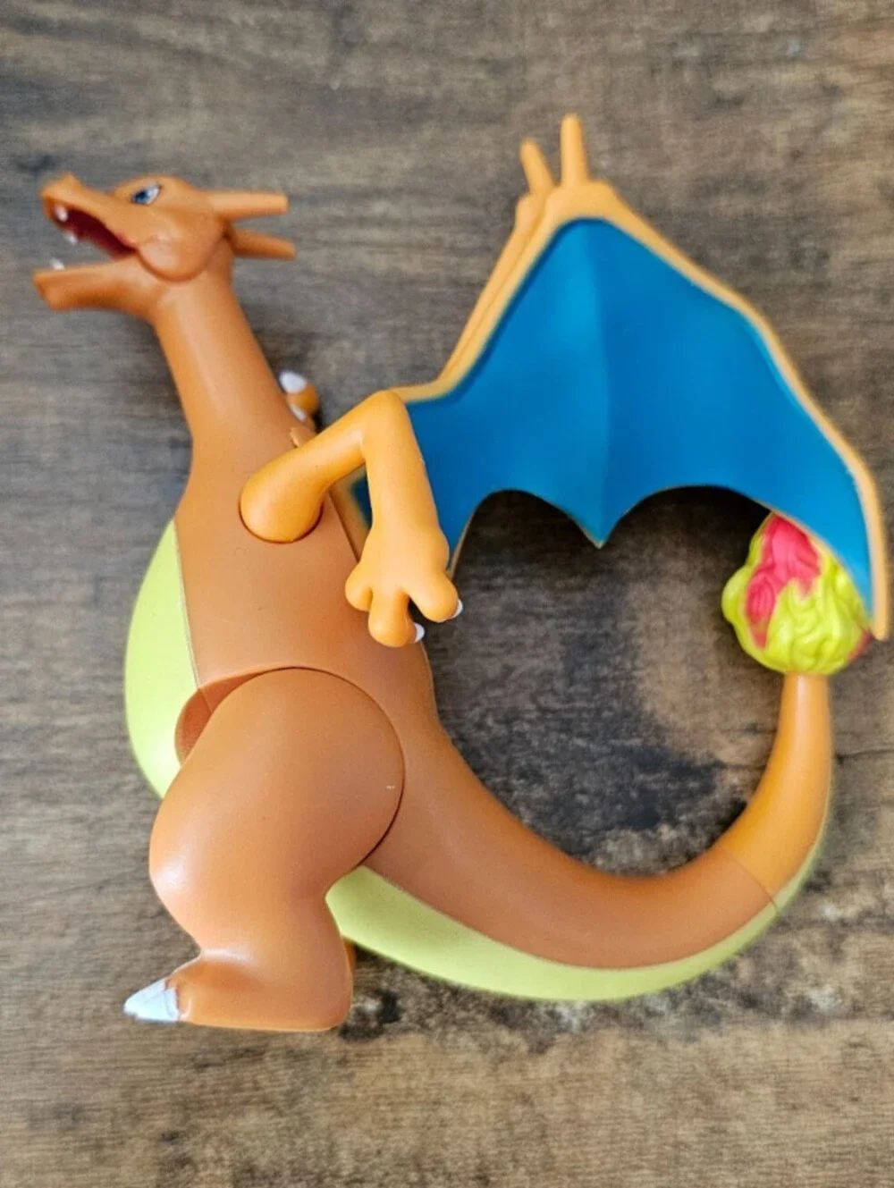 Pokémon 4.5-inch Charizard Battle Feature Figure by Jazwares